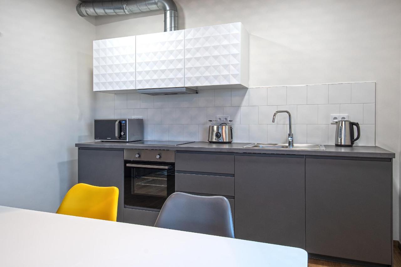 7 Ruzyne Apartment Prague